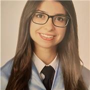 Estudiante de universidad ofrece clases a alumnos de primaria